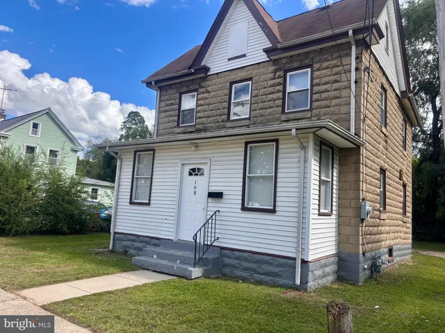 $1,900 | 108 West Buck Street, Paulsboro, NJ 08066