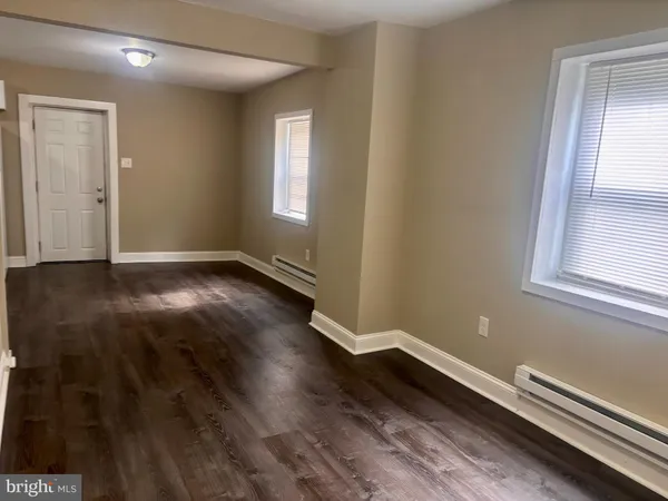 $1,900 | 108 West Buck Street, Paulsboro, NJ 08066