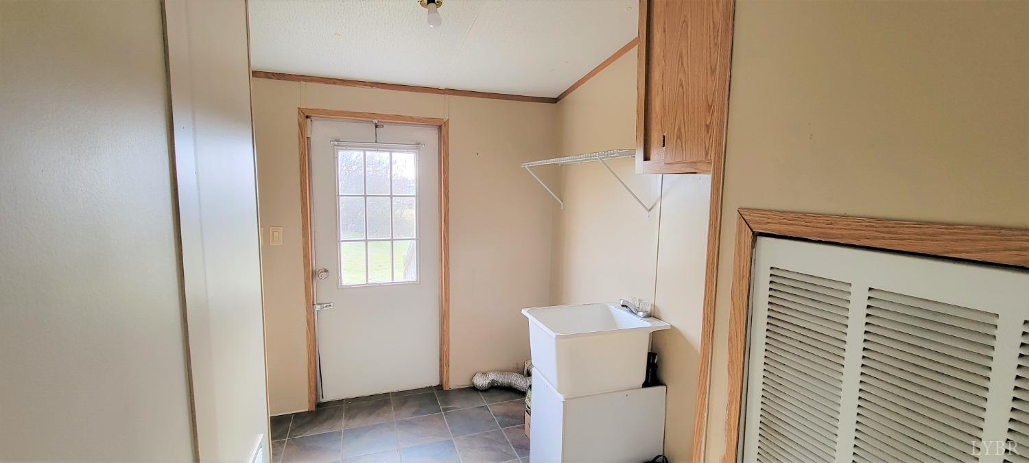 1015 Spring Mill Road Concord, VA 24538 - Photo 40 of 54 a view of a room with a white walls