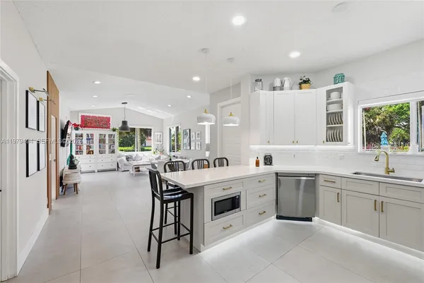 $3,300 | 1166 Southwest 158th Way, Unit 46, Pembroke Pines, FL 33027