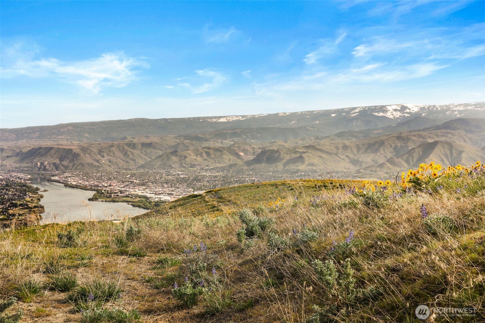 6894 Burch Mountain Road Wenatchee, WA 98801 - Photo 3 of 16 Gallery Image 3