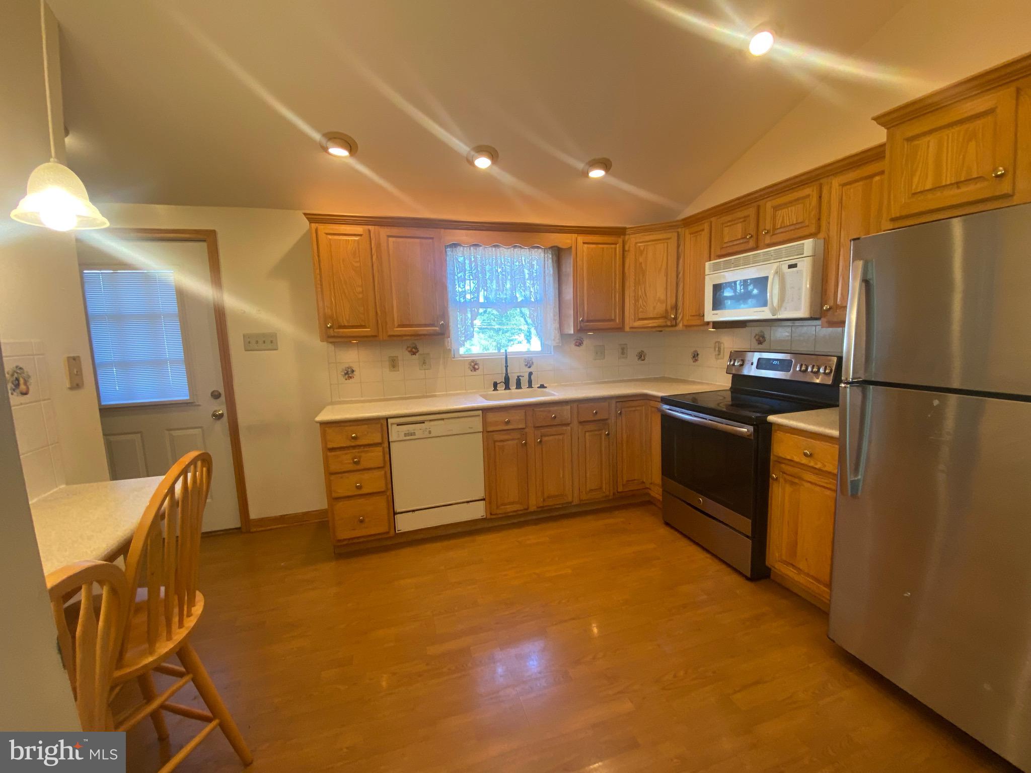 135 Laurel Road Southampton, PA 18966 - Photo 17 of 24 Gallery Image 17