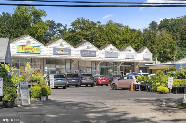 $670,000 | 10802 Stella Court, Kensington, MD 20895