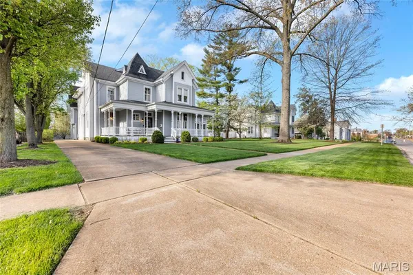 $2,750,000 | 226 East Jefferson Avenue, Kirkwood, MO 63122