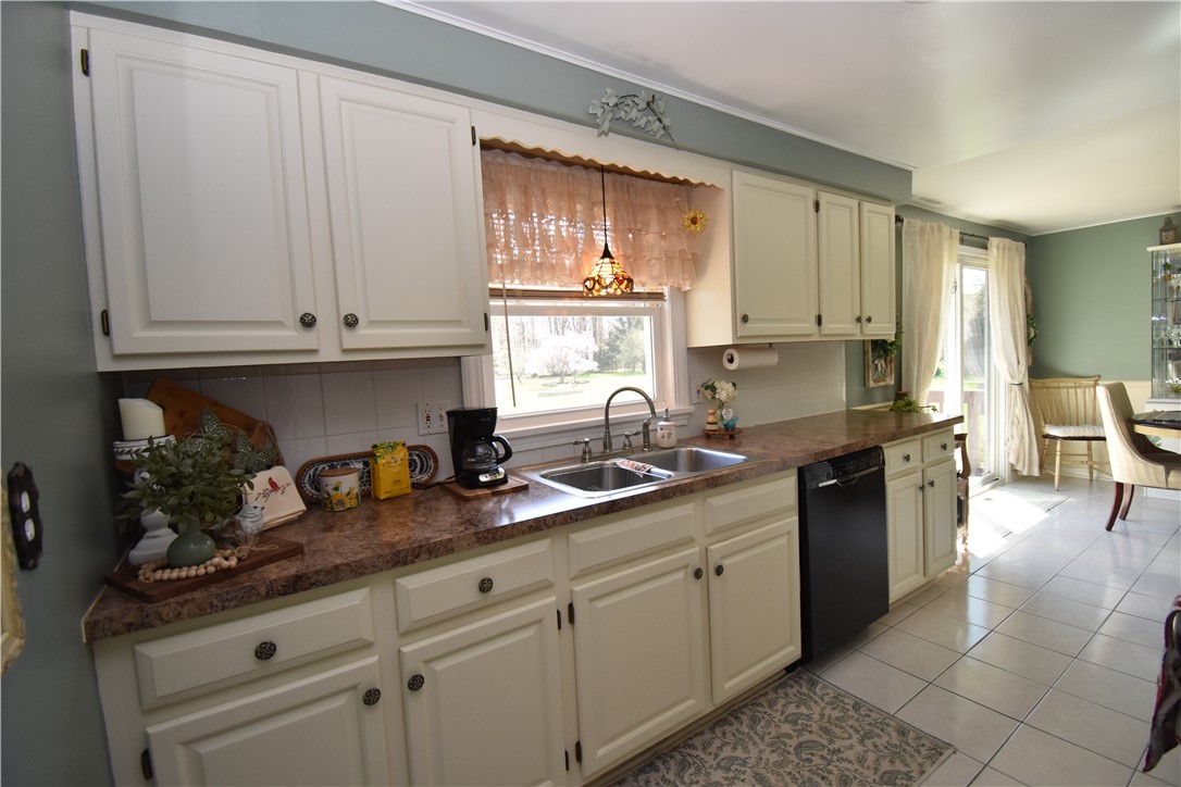 579 Mill Road Greece, NY 14626 - Photo 17 of 44