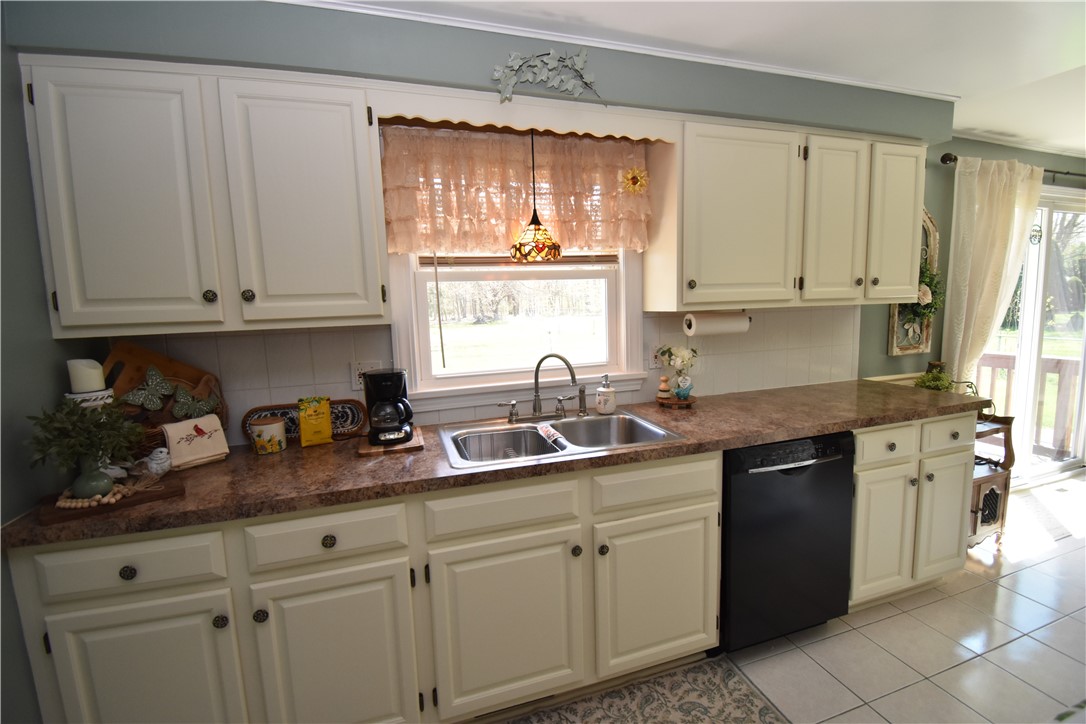 579 Mill Road Greece, NY 14626 - Photo 18 of 44