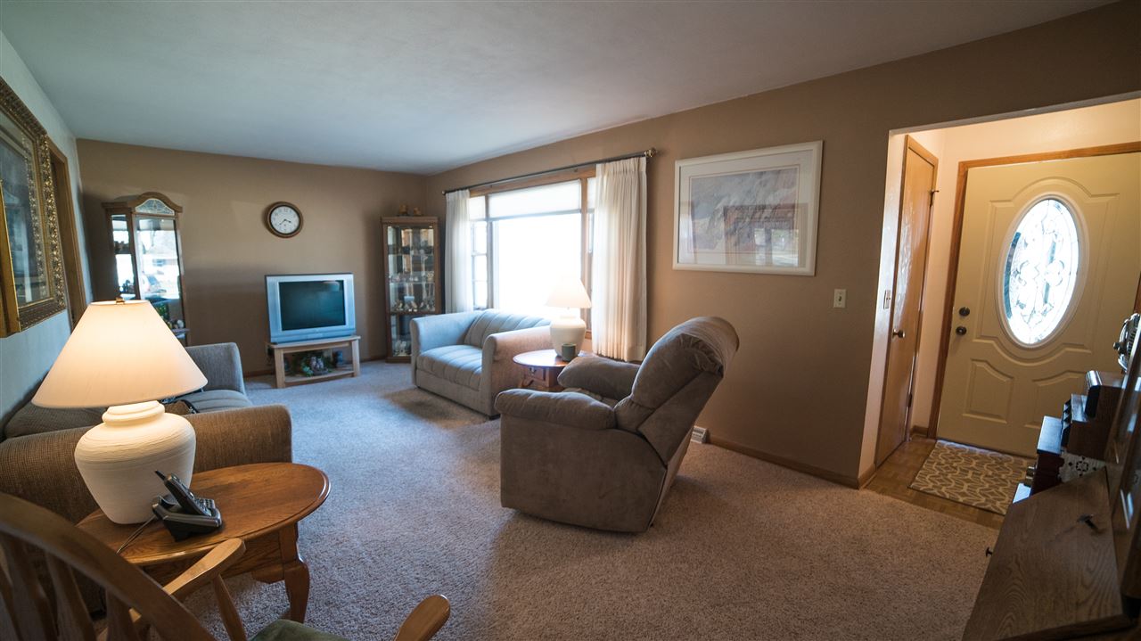 3312 Ruth Street Rockford, IL 61103 - Photo 3 of 25 Gallery Image 3