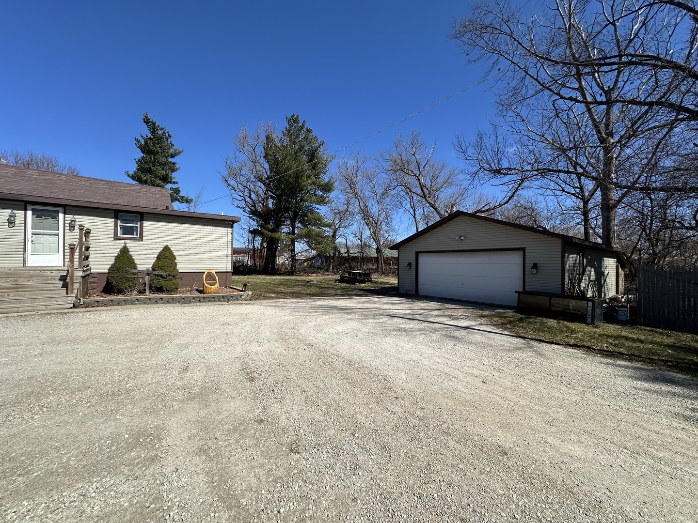 11350 Lincoln Road Morrison, IL 61270 - Photo 3 of 40 a house view with a outdoor space