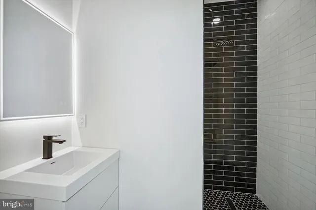 $2,600 | 1307 Longfellow Street Northwest, Unit 10, Washington, DC 20011