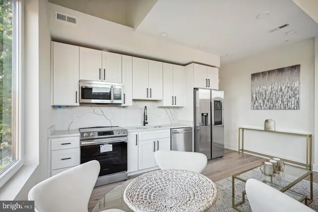 $2,600 | 1307 Longfellow Street Northwest, Unit 10, Washington, DC 20011