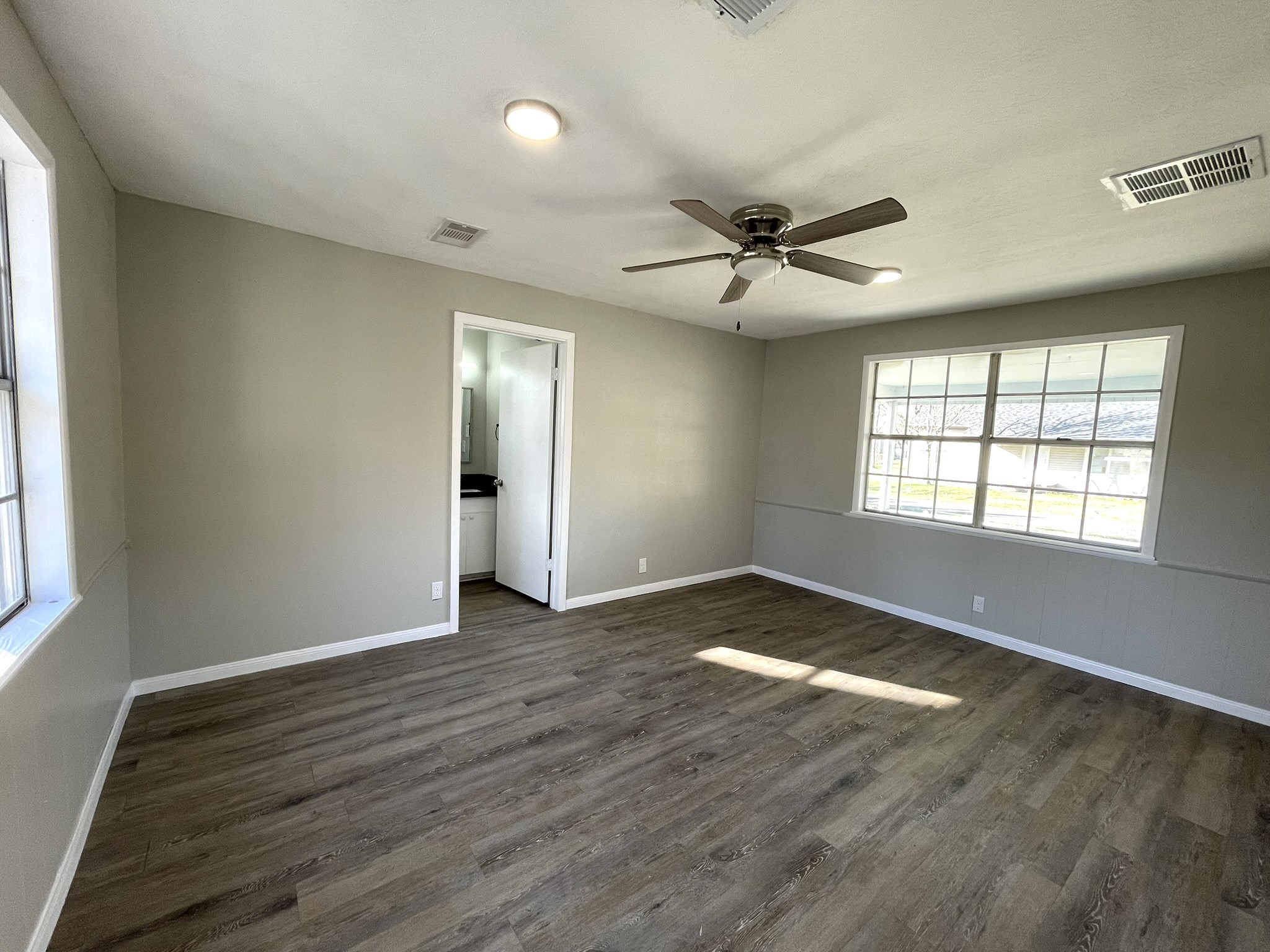 104 County Road 2401 Hull, TX 77564 - Photo 25 of 43 Primary bedroom