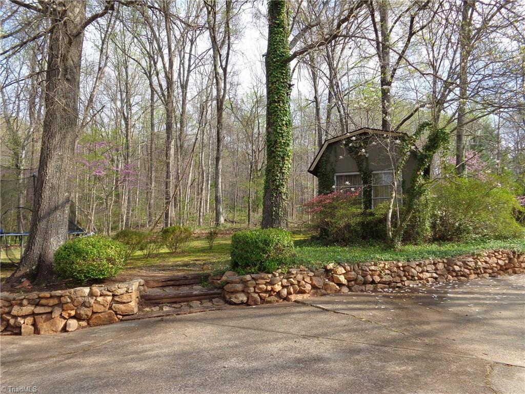 305 Wall Road Mayodan, NC 27027 - Photo 8 of 24 so quaint and no neighbors right on top of you!