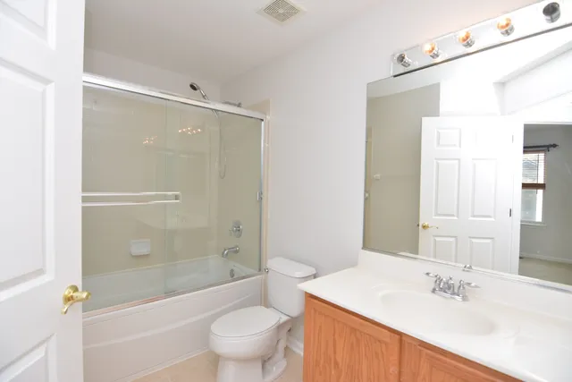 $2,900 | 4756 North Lamon Avenue, Chicago, IL 60630