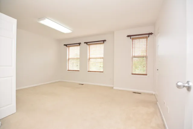 $2,900 | 4756 North Lamon Avenue, Chicago, IL 60630