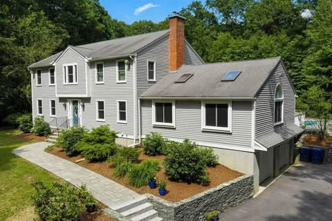 $685,000 | 180 Cedar Street, Sturbridge, MA 01566