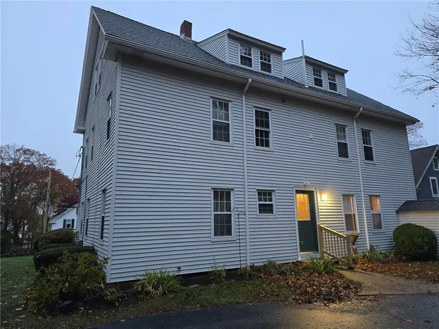 $1,850 | 186 Beach Street, Unit 4, North Kingstown, RI 02852