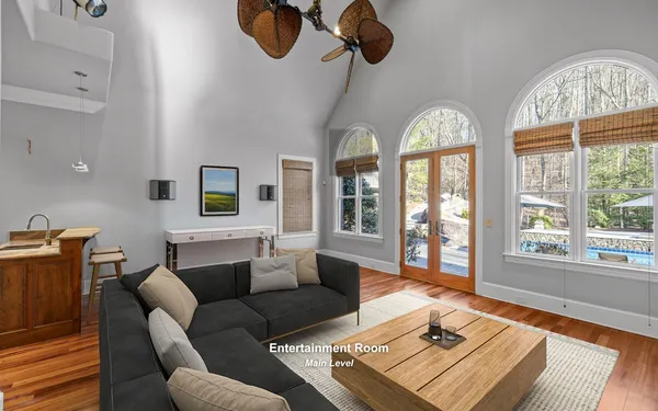 $2,950,000 | 11 St Nicholas Way, Signal Mountain, TN 37377