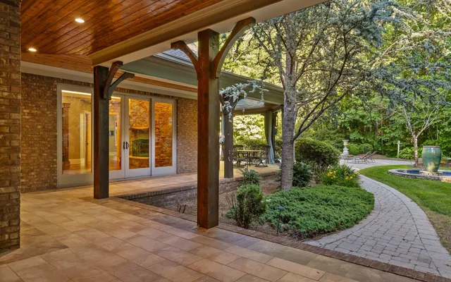 $2,950,000 | 11 St Nicholas Way, Signal Mountain, TN 37377