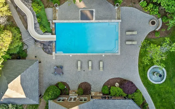 $2,950,000 | 11 St Nicholas Way, Signal Mountain, TN 37377