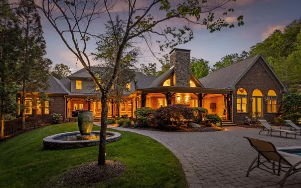 $2,950,000 | 11 St Nicholas Way, Signal Mountain, TN 37377