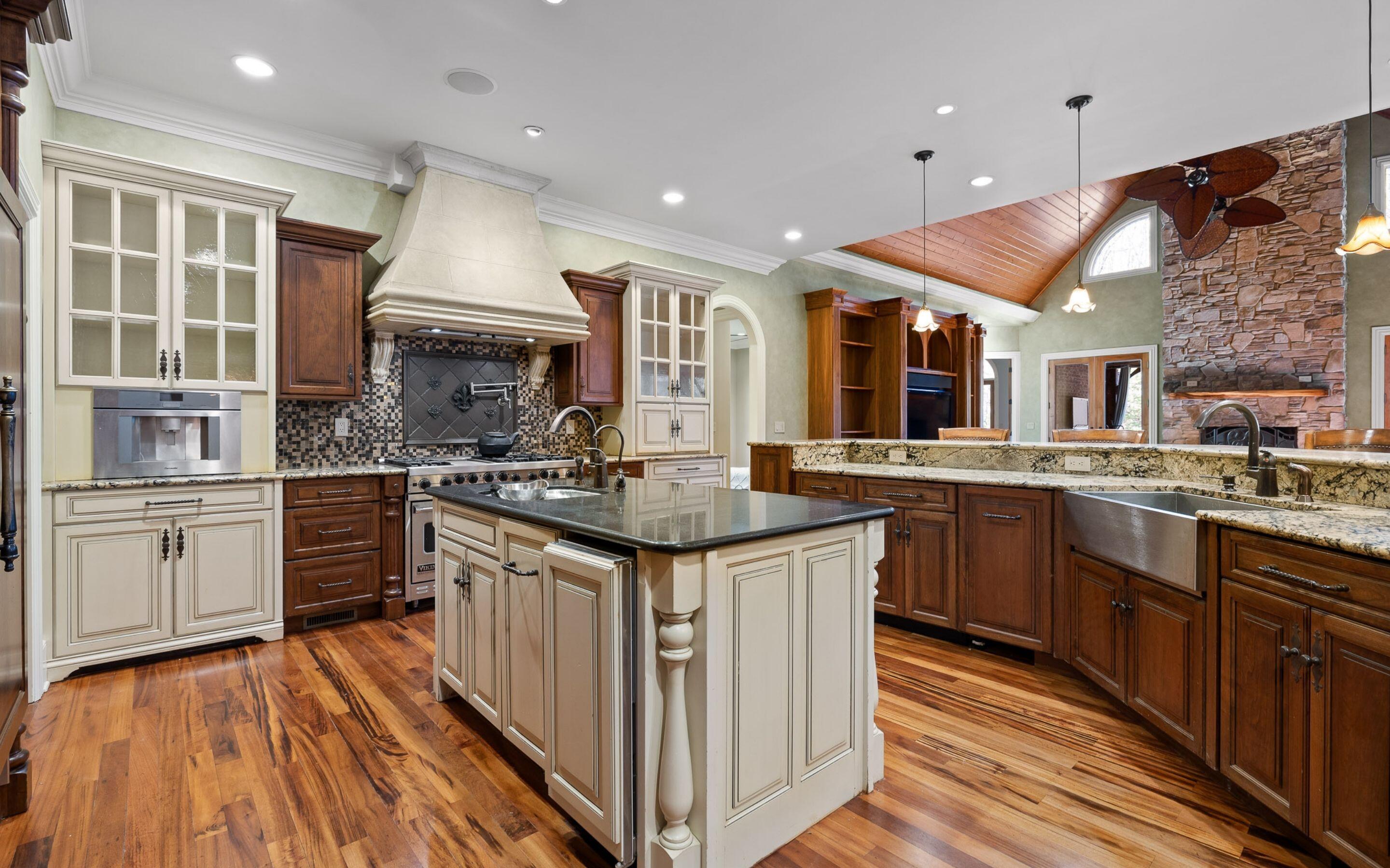 11 St Nicholas Way Signal Mountain, TN 37377 - Photo 8 of 56 Chef's Kitchen