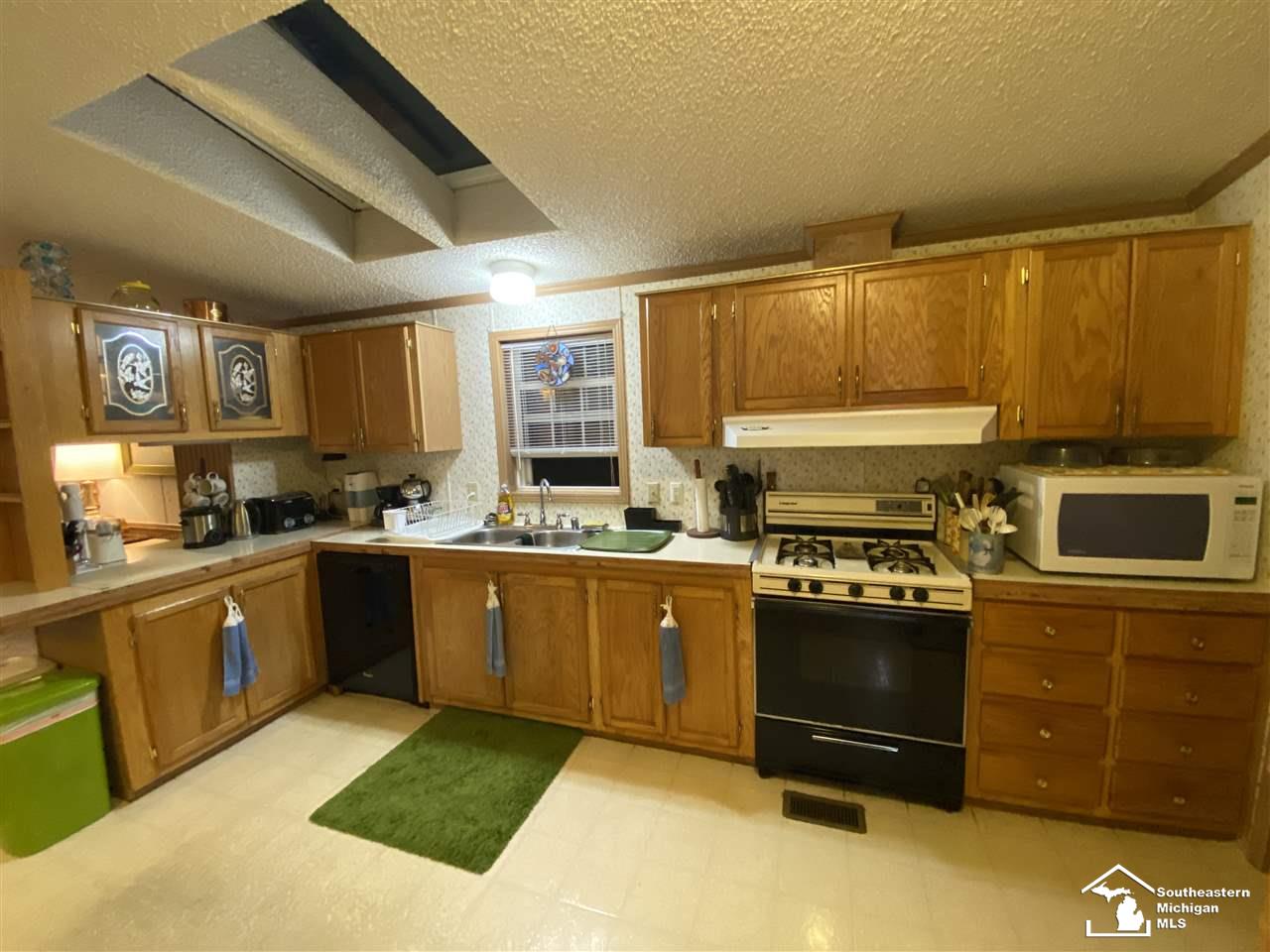 1392 Wells Road Dundee, MI 48131 - Photo 8 of 21