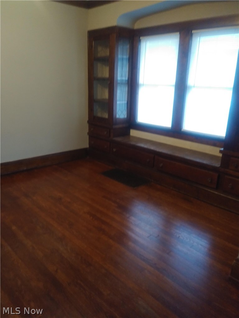 6201 Manchester Road Parma, OH 44129 - Photo 6 of 19 The extra large dining room includes storage drawers for linens, leaded glass cabinetry for china and special pieces. By the way, the window seat is a favorite for potted plants.