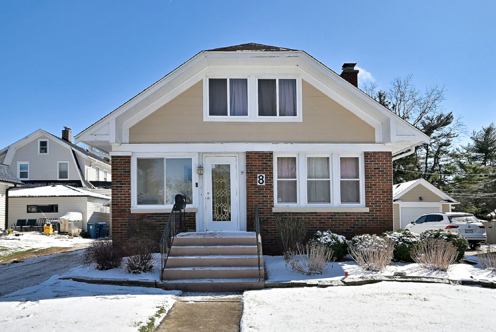 8 South Commonwealth Avenue Aurora, IL 60506 - Photo 2 of 24