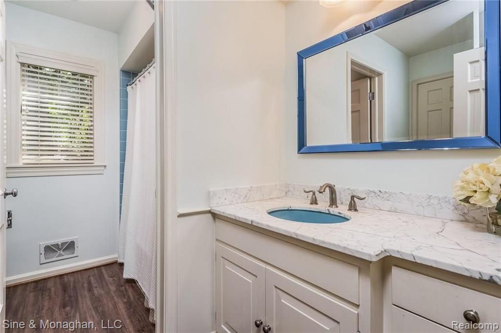 157 Kenwood Road Grosse Pointe Farms, MI 48236 - Photo 31 of 84