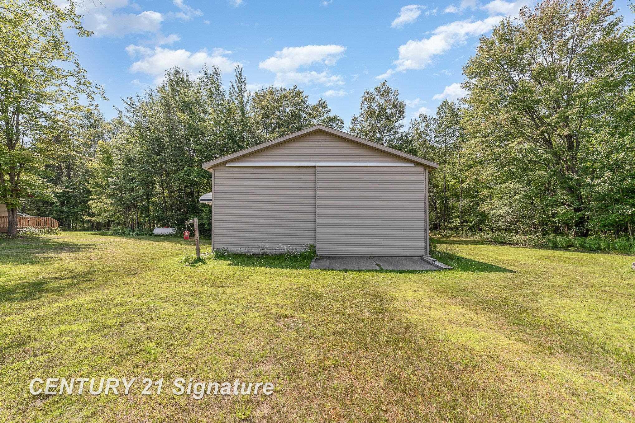6719 North Coleman Road Coleman, MI 48618 - Photo 4 of 43 Gallery Image 4