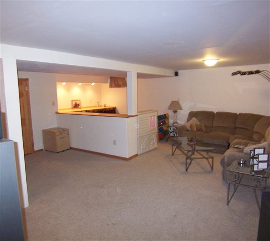 225 Hillside Road Bay View Gardens, IL 61611 - Photo 6 of 9 Gallery Image 6