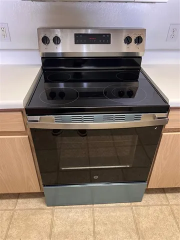 $1,600 | 5459 Vineland Road, Unit 4310, Orlando, FL 32811