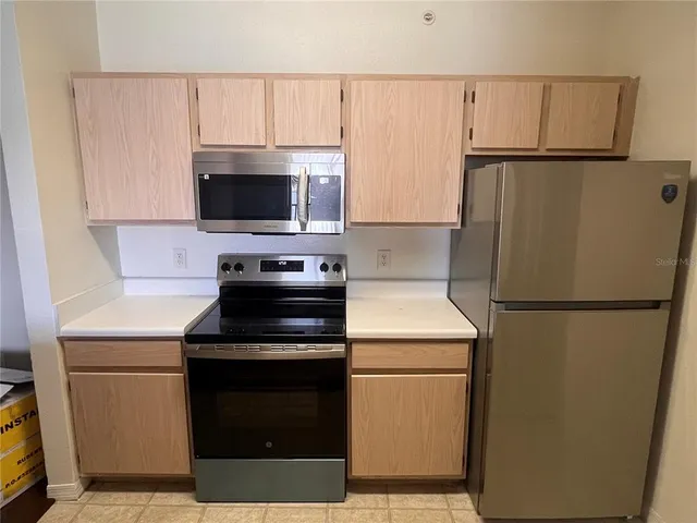 $1,600 | 5459 Vineland Road, Unit 4310, Orlando, FL 32811