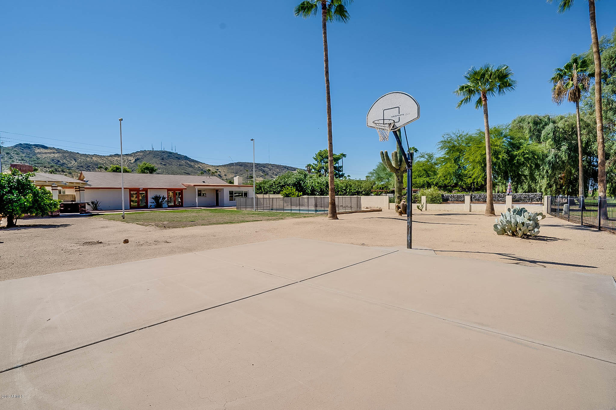 512 West Thunderbird Road Phoenix, AZ 85023 - Photo 6 of 24 photo_06