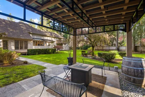 $2,074,950 | 14239 194th Avenue Northeast, Woodinville, WA 98077