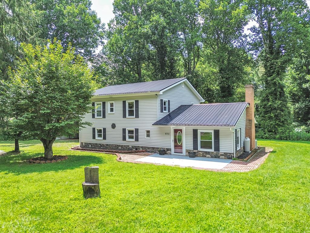 6701 Owens Road Radford, VA 24141 - Photo 1 of 41 Gallery Image 1