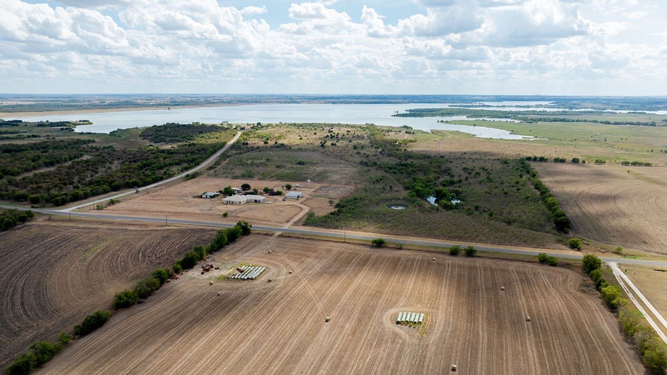22300 Farm To Market Road 971 Granger, TX 76530 - Photo 5 of 37 a view of an ocean and beach