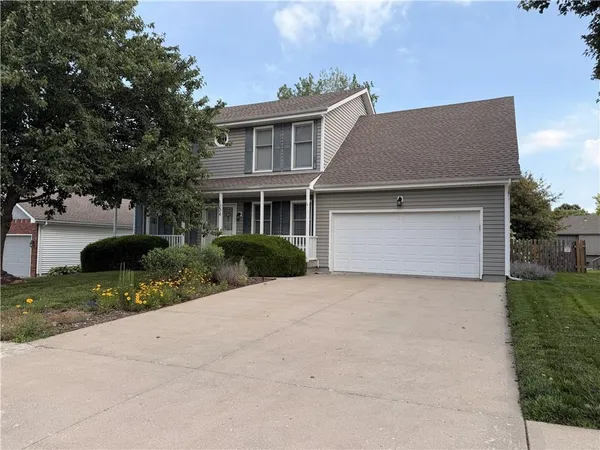 $350,000 | 1204 Northeast Franklin Drive, Lee's Summit, MO 64064