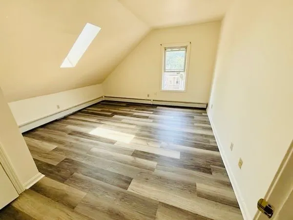 $1,675 | 201 Oakland Avenue, Unit 3, Providence, RI 02908