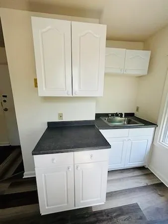 $1,675 | 201 Oakland Avenue, Unit 3, Providence, RI 02908
