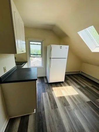 $1,675 | 201 Oakland Avenue, Unit 3, Providence, RI 02908