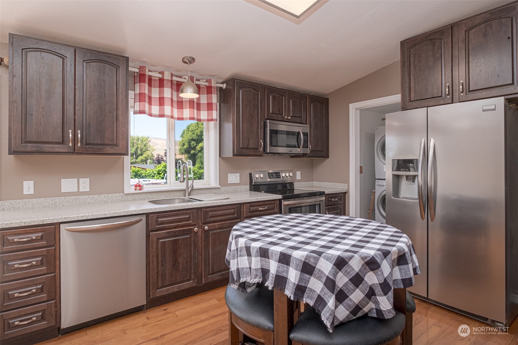 14196 Dodson Road Northwest Ephrata, WA 98823 - Photo 7 of 24 Gallery Image 7