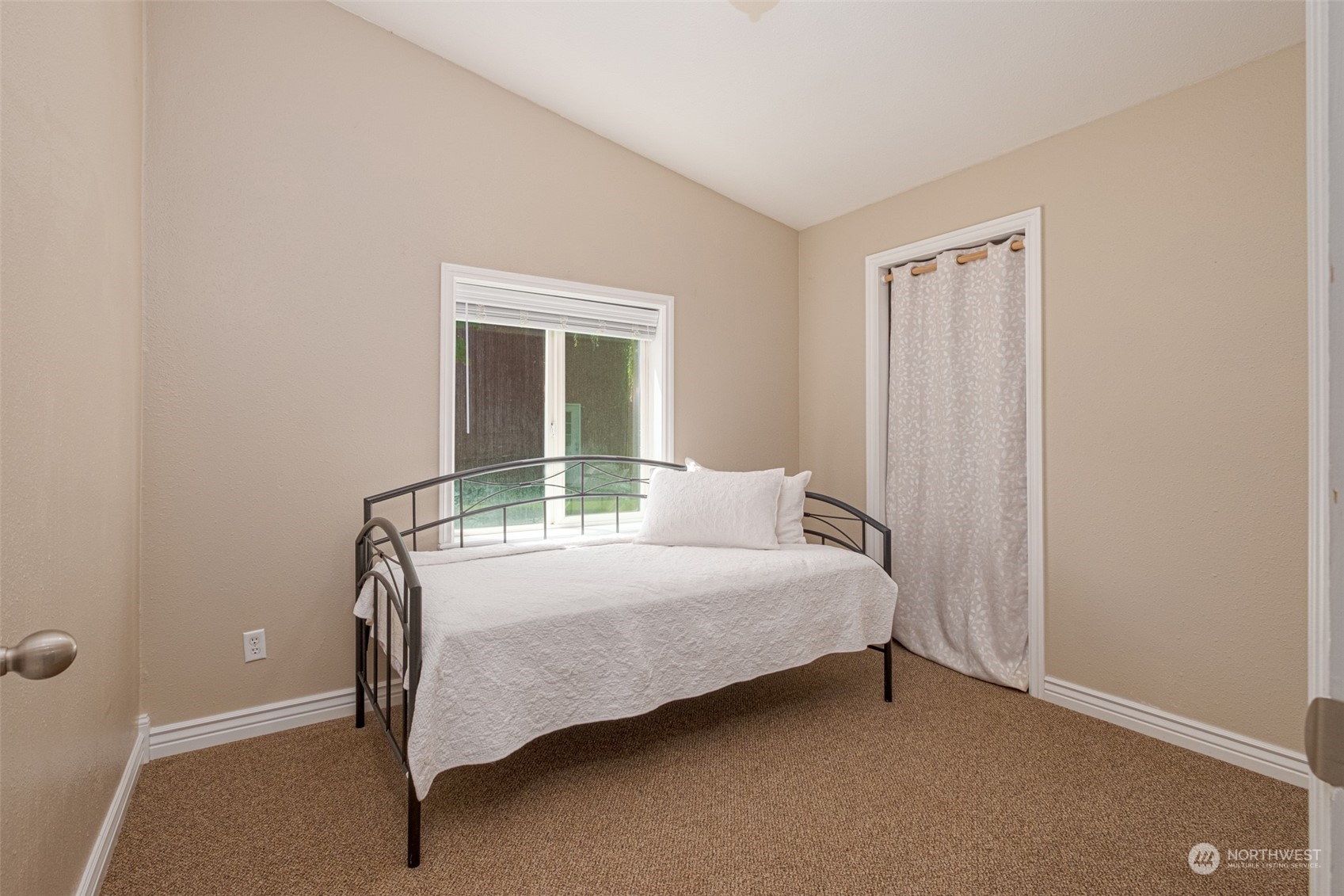 14196 Dodson Road Northwest Ephrata, WA 98823 - Photo 10 of 24 Gallery Image 10