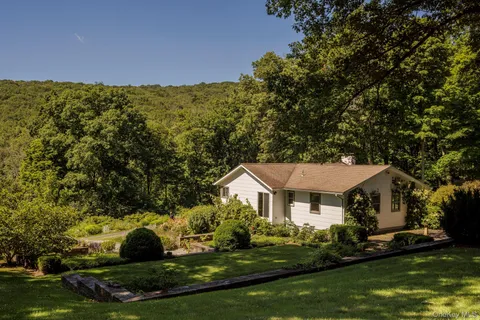 $995,000 | 447 Butts Hollow Road, Dover Plains, NY 12522