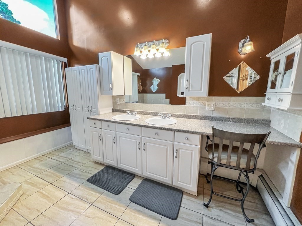 43 Hiatt Street Fall River, MA 02721 - Photo 18 of 38 Gallery Image 18