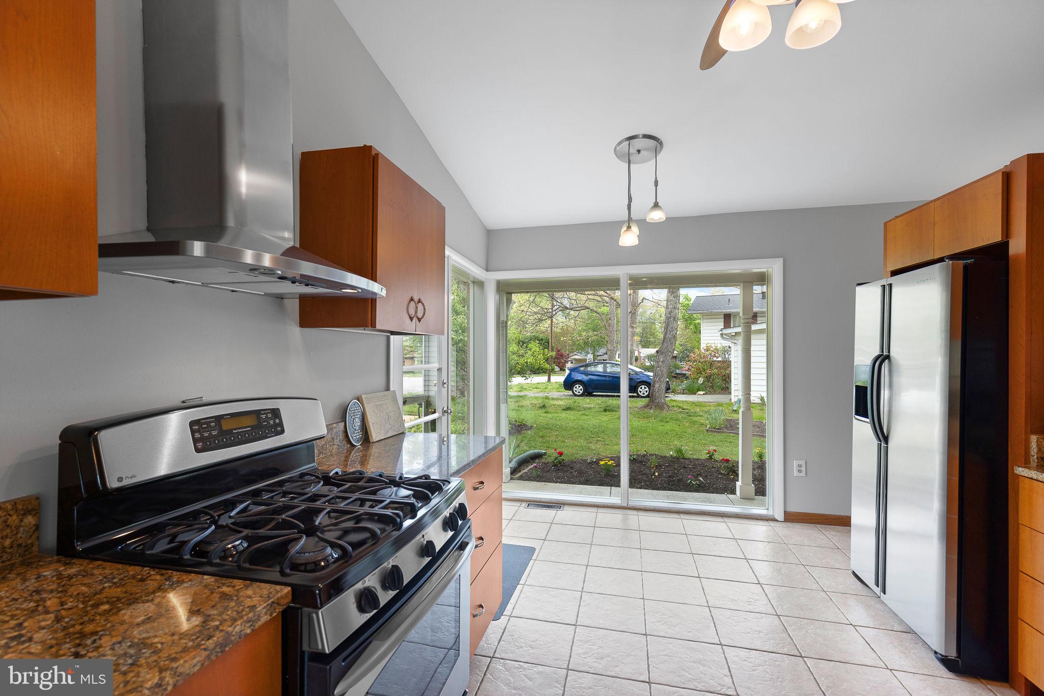 8361 Wagon Wheel Road Alexandria, VA 22309 - Photo 12 of 29 Eat in kitchen