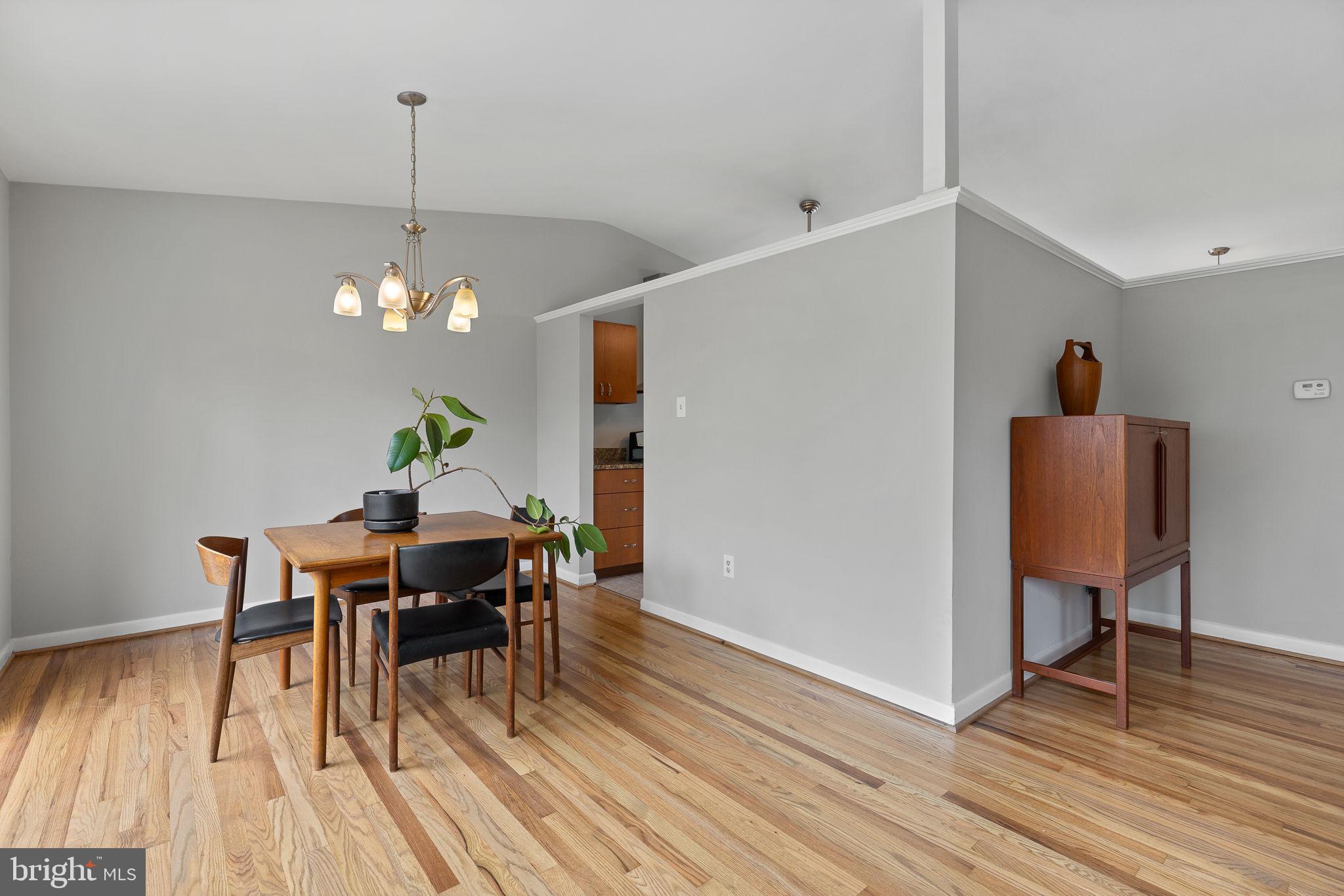 8361 Wagon Wheel Road Alexandria, VA 22309 - Photo 8 of 29 Dining room