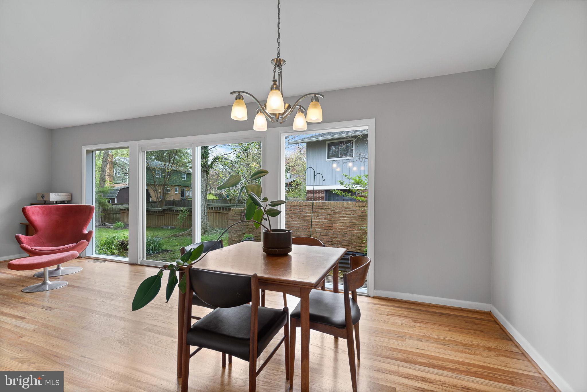 8361 Wagon Wheel Road Alexandria, VA 22309 - Photo 9 of 29 Dining room
