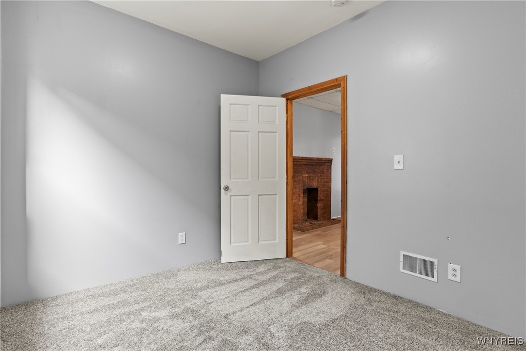 941 Prospect Avenue Buffalo, NY 14213 - Photo 12 of 48