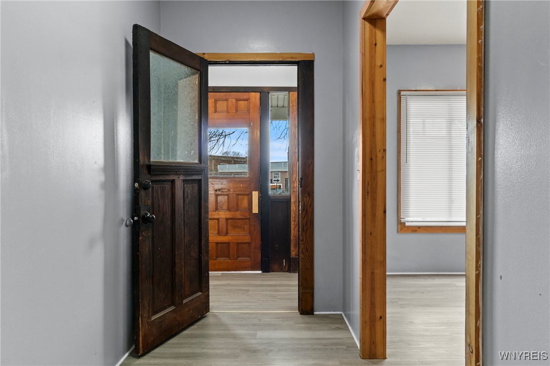 941 Prospect Avenue Buffalo, NY 14213 - Photo 4 of 48